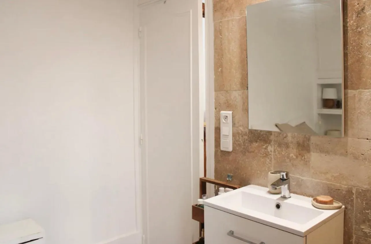 Cosy Montmartre Flat Apartment Paris