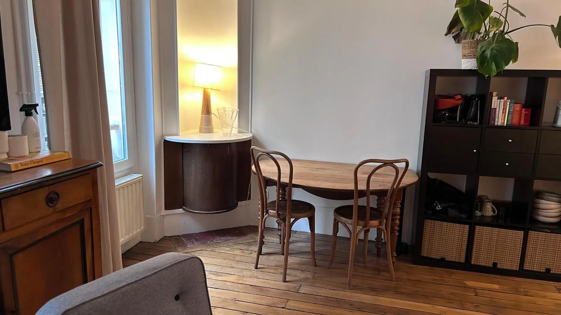 Cosy Montmartre Flat Apartment Paris France